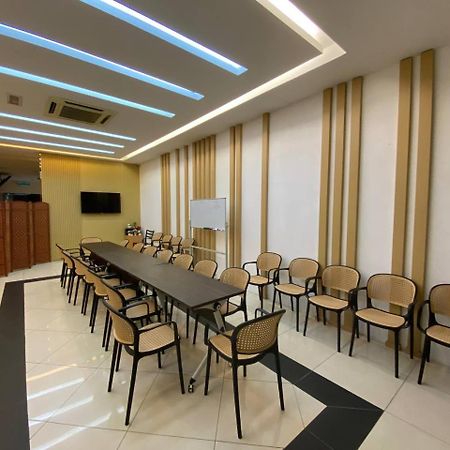 Bangi Business Hotel Kampong Sungai Ramal Dalam Екстер'єр фото