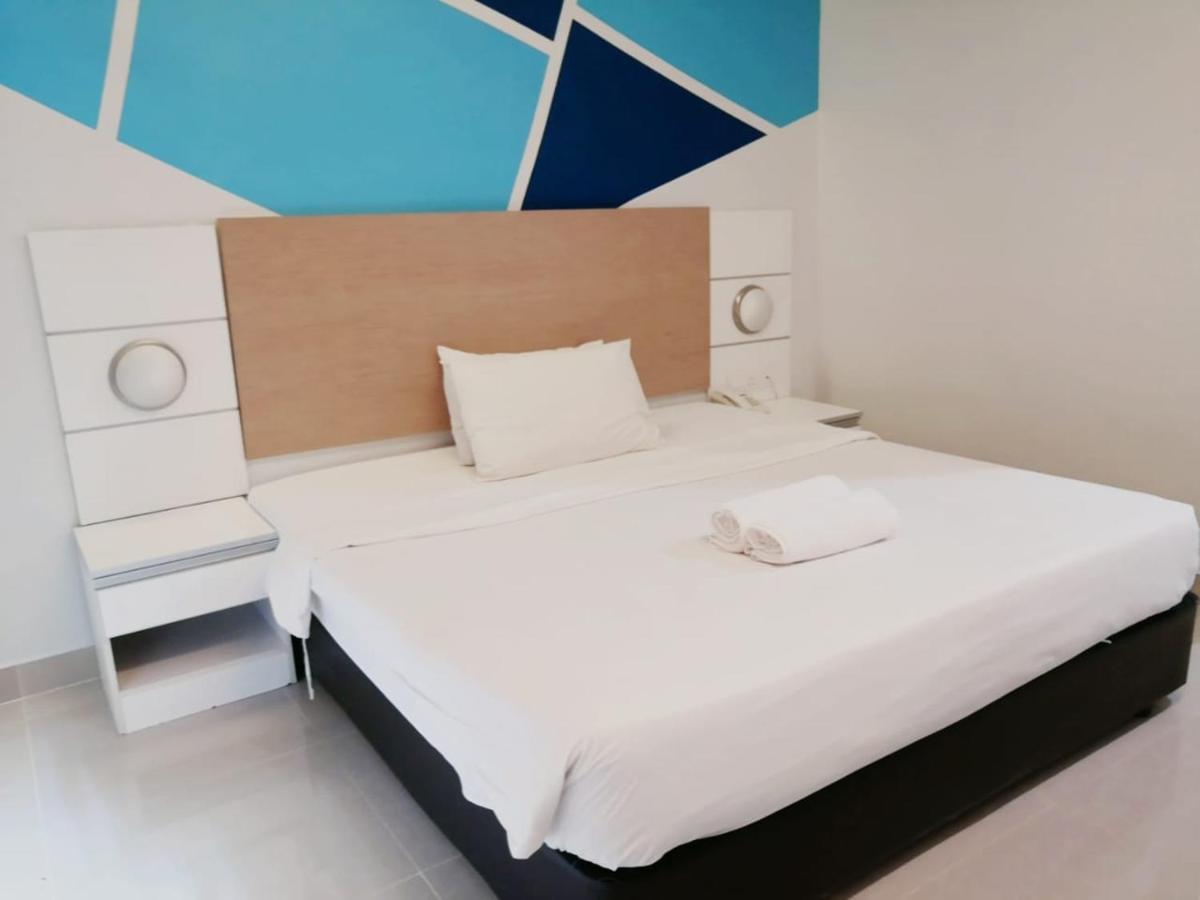 Bangi Business Hotel Kampong Sungai Ramal Dalam Екстер'єр фото